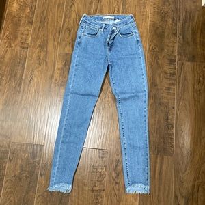 721 Levi’s High Rise Skinny